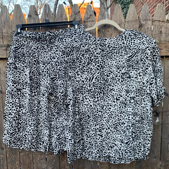 Vintage 2 Piece Short & Shirt Set - Picture 4 of 9